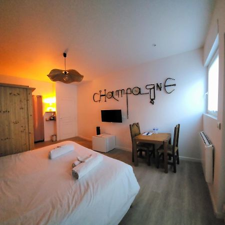 Chambres Privees Hyper-Centre Epernay Lit 160X200Cm Exterior foto